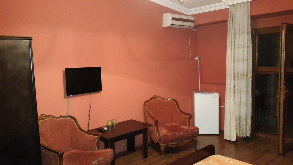 Batumi Home Bilik gambar